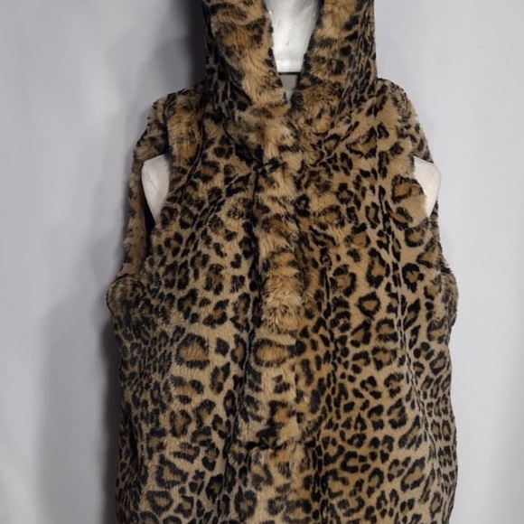 Carmen Leopard Print Faux Fur Hooded Vest size L pre owned Exellent condition - Picture 2 of 13